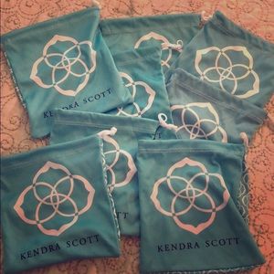 ❤️8 Kendra Scott dust bags❤️